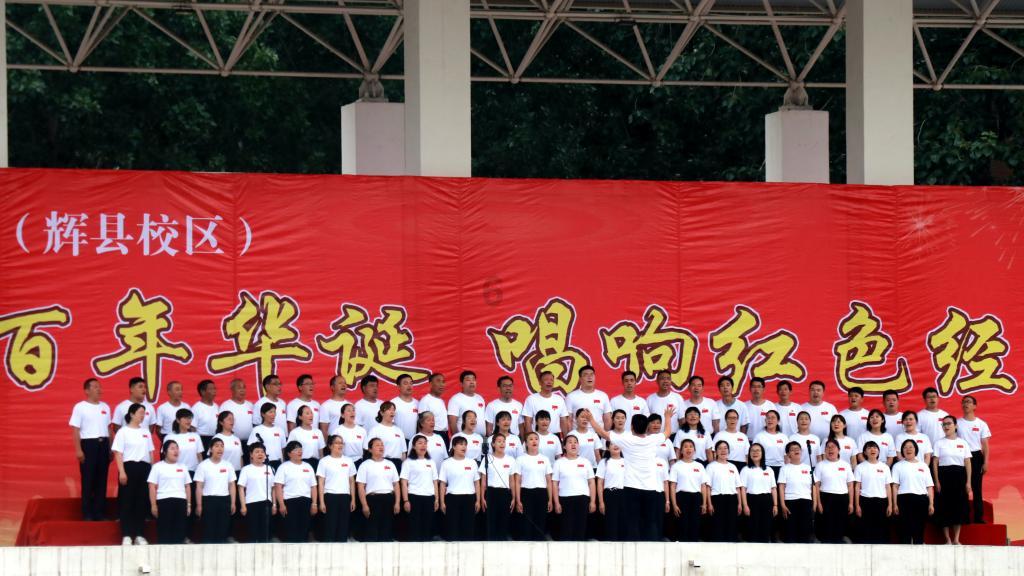 两会微访谈丨陵水黎族自治县委副书记、县长罗桦：聚焦精准招商 推动产业转型升级